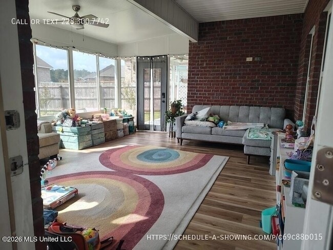 Building Photo - 15200 Windmill Rdg Pkwy