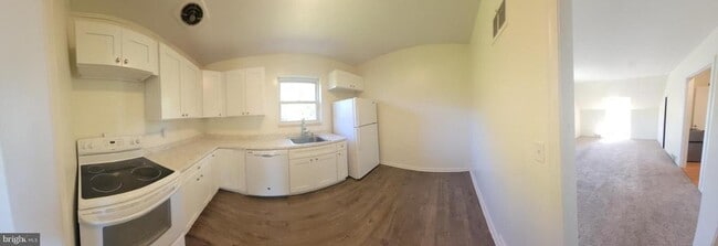 Building Photo - 627 Biggs Ave