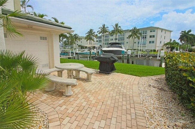 Building Photo - 130 Breakers Ct