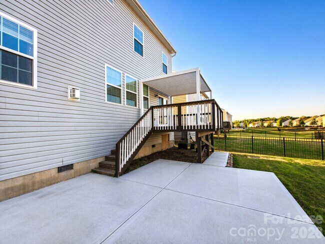 Building Photo - 15104 Moulin Ct Dr