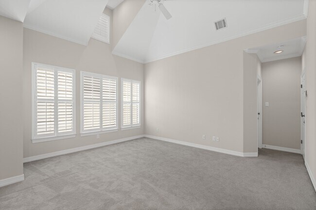 Building Photo - 2196 Bancroft Ln