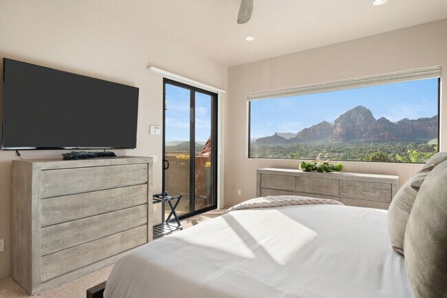 Building Photo - 30 Sycamore Canyon Rd