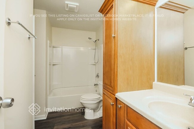 Building Photo - 714 N Pinecrest Rd