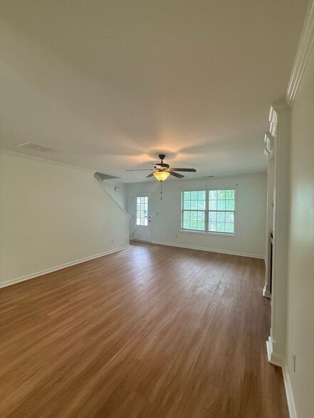 Building Photo - 5828 Bradshaw Ct