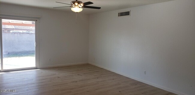 Building Photo - 2001 W Summit Pl