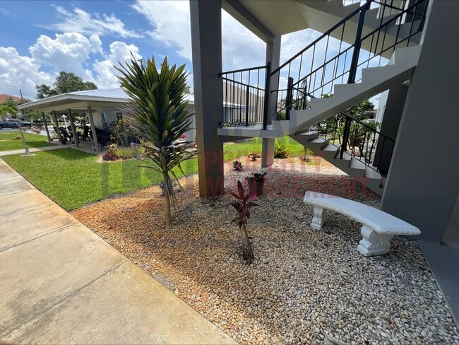 Building Photo - 649 S Tamiami Trl