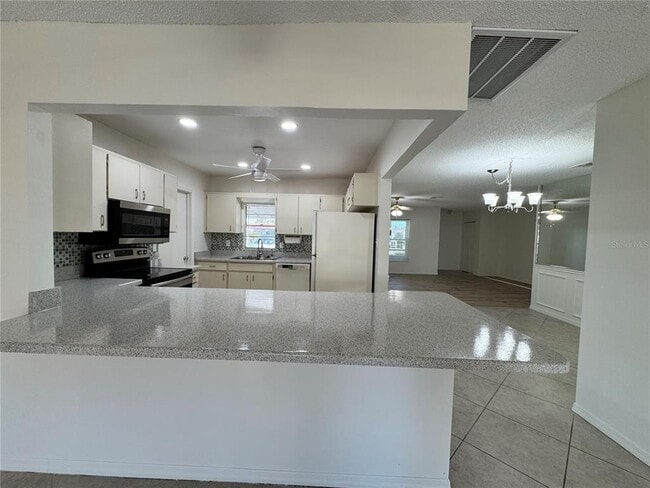 Building Photo - 1008 Yellowbird Pl