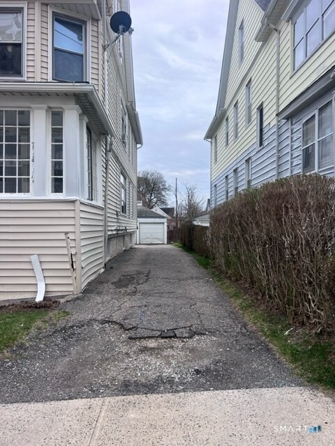 Building Photo - 183 Hawley Ave