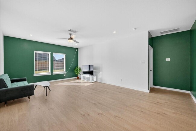 Building Photo - 30611 Castle Cove Dr