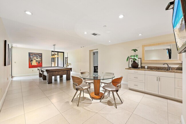 Building Photo - 5070 N Ocean Dr