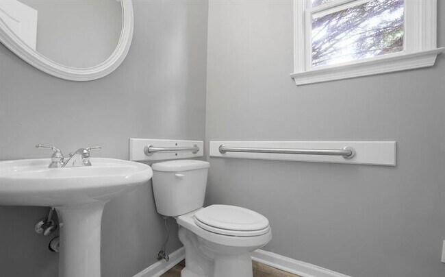 Building Photo - 3520 Mystic Dr