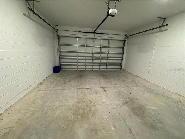 Building Photo - 6425 SW 78th Ave Rd