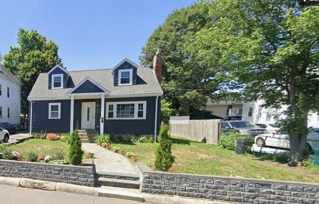 Building Photo - 16 Oakdale St