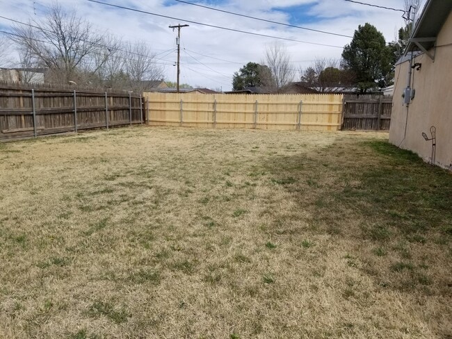 Building Photo - HOME IN NORTHWEST CLOVIS