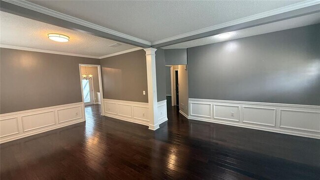 Building Photo - 2568 Alvecot Cir SE