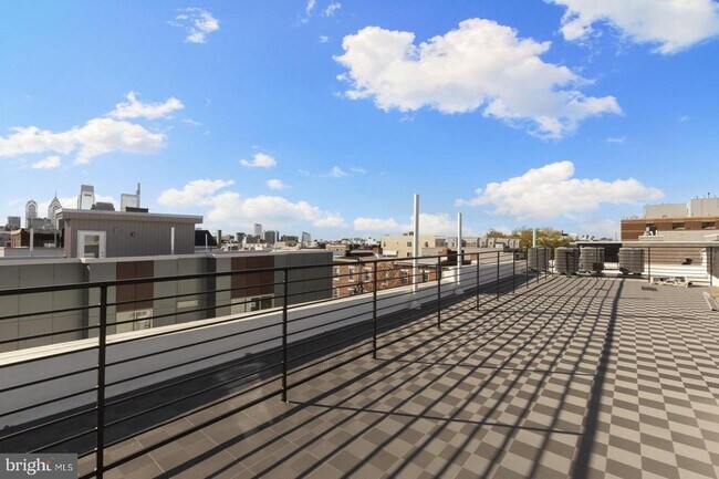 Building Photo - 919 N 15th St