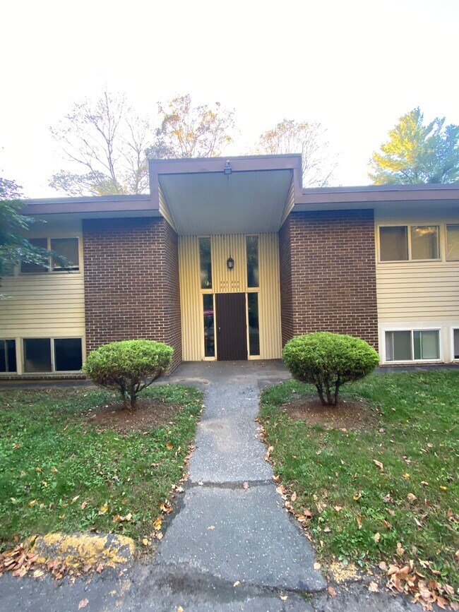 Building Photo - 229 Bacon Pond Rd