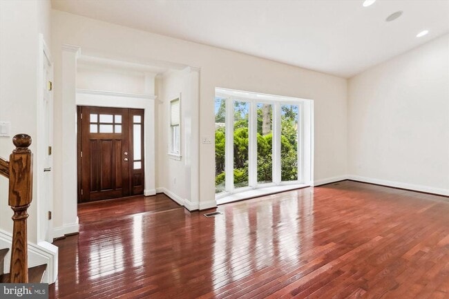 Building Photo - 9915 Ashburton Ln