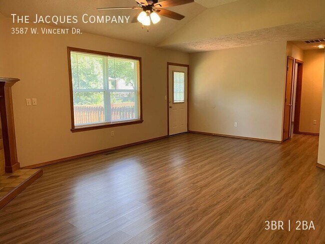 Building Photo - 3587 W Vincent Dr
