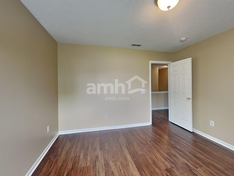Building Photo - 10640 Standish Pl