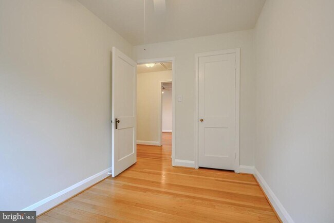 Building Photo - 521 Academy Rd