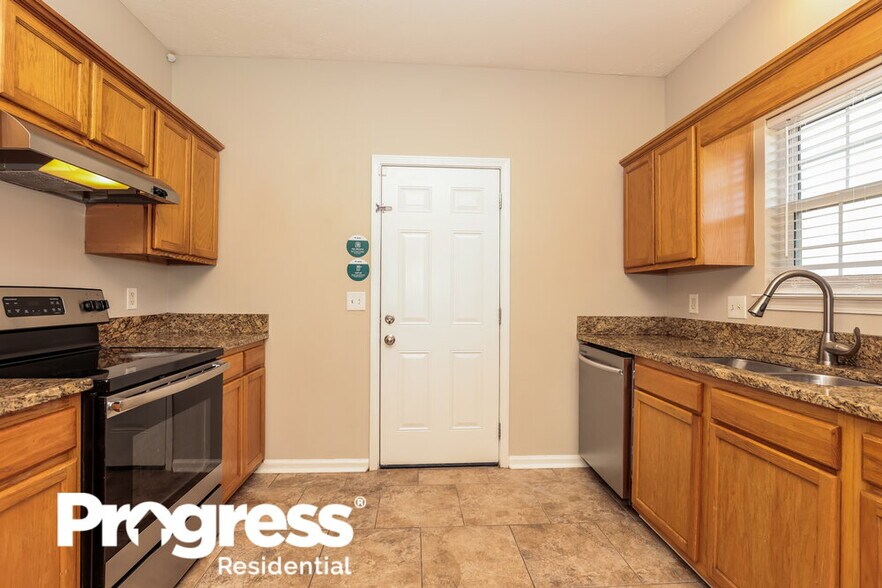 Building Photo - 1207 Larzelere Ln