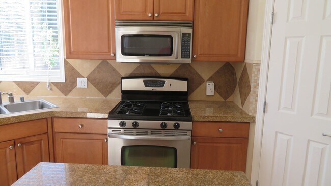 Building Photo - 7125 Axis St SE