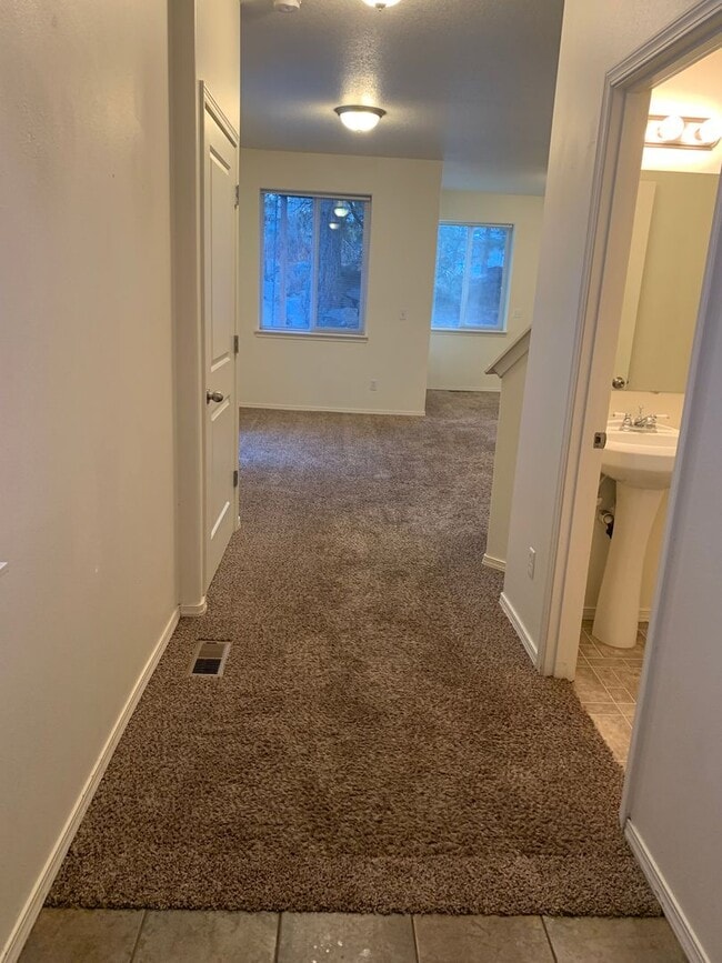 Building Photo - 363 SW Garfield