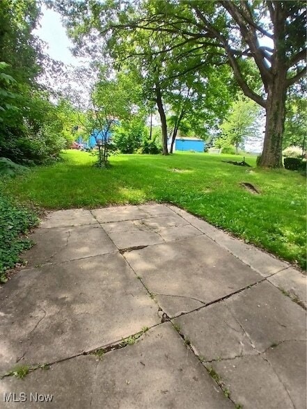Building Photo - 711 Anoka Ln