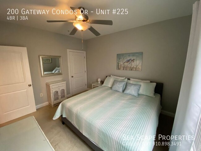 Building Photo - 4bed/2.5 Bath Apartment in Surf City