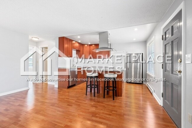 Building Photo - 615 S 225th St