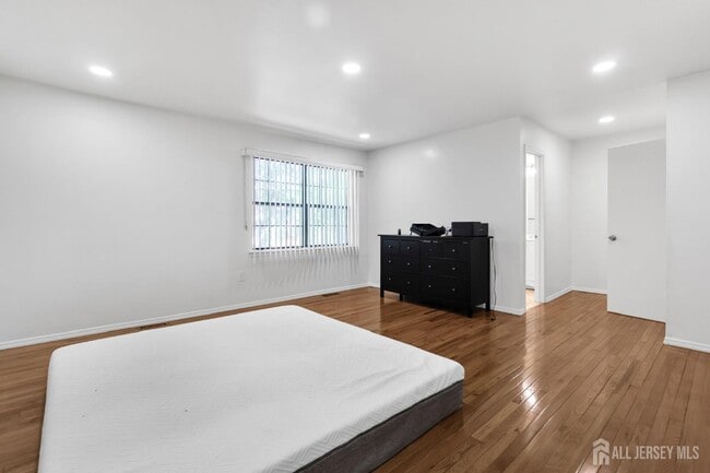 Building Photo - 115 Aspen Dr