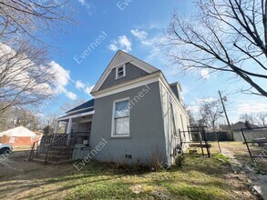 Building Photo - 1637 Southern Ave