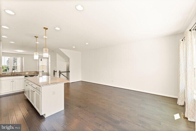 Building Photo - 41715 McMonagle Square