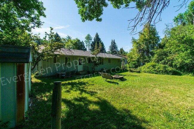 Building Photo - 1117 Fairview Dr