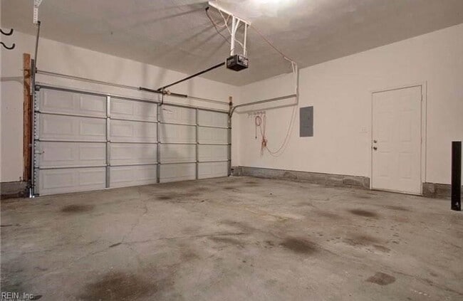 Building Photo - 141 Baker Farm Dr