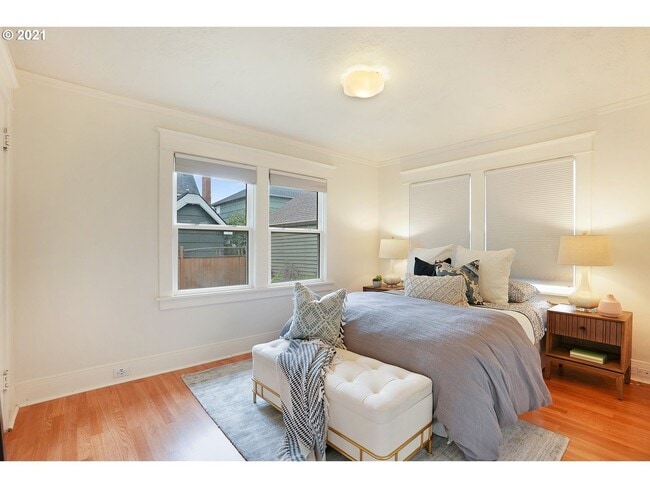 Building Photo - 3298 NE Alameda St