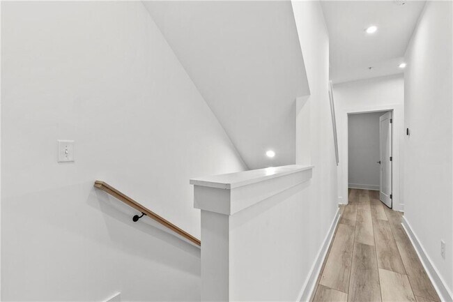 Building Photo - 517 Motivation Cir NW