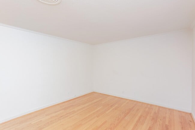 Building Photo - 9753 Tappenbeck Dr