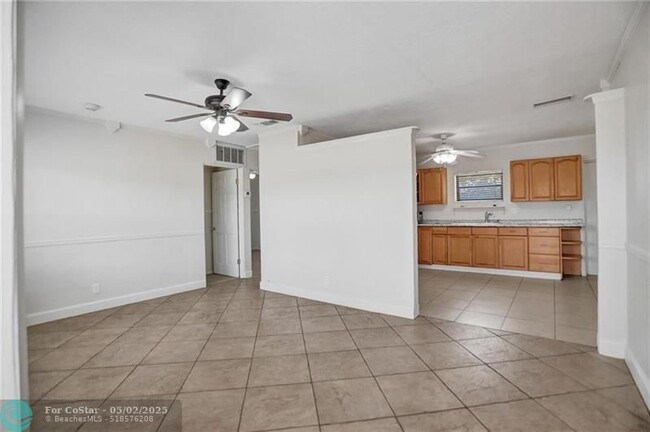 Building Photo - 450 NE 58th Ct