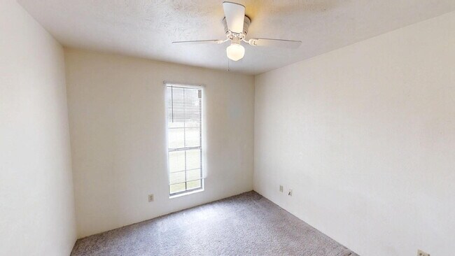 Building Photo - "Charming 3-Bed, 2-Bath Home in Copperas C...