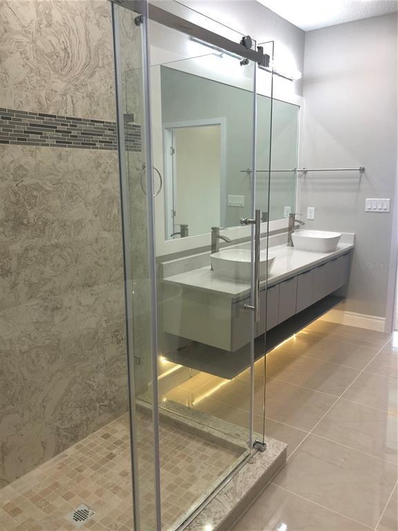 Building Photo - 1927 Greenbriar Ter