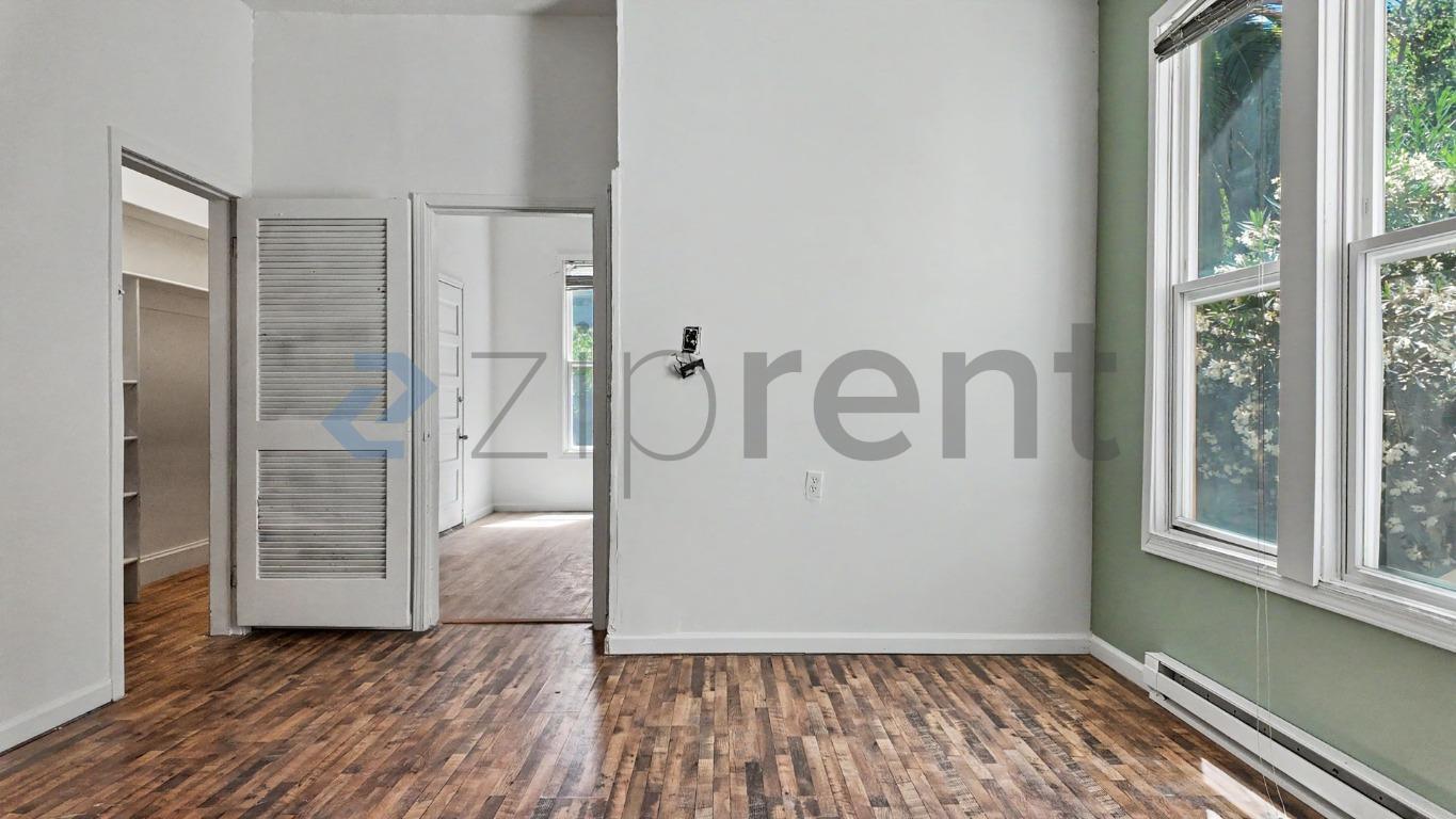 Building Photo - Unit Apt 1