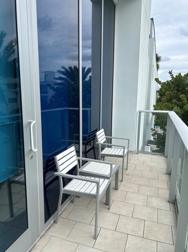 Building Photo - 701 N Fort Lauderdale Beach Blvd