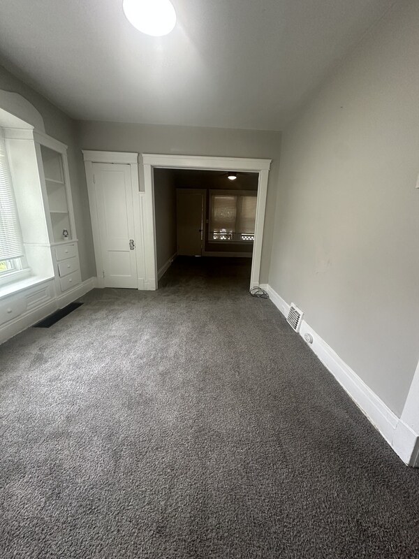 Building Photo - 3525 E 133rd St