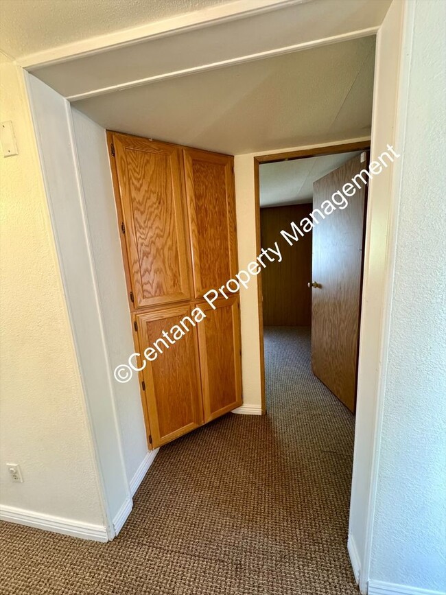 Building Photo - 3 bedroom 2 bathroom mobile home off of Co...