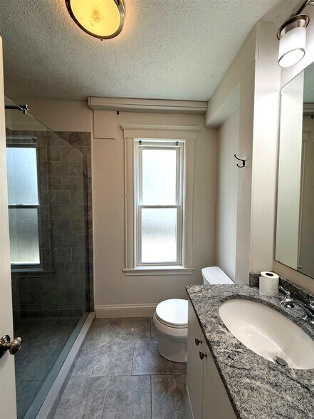 Building Photo - 441 Broadway