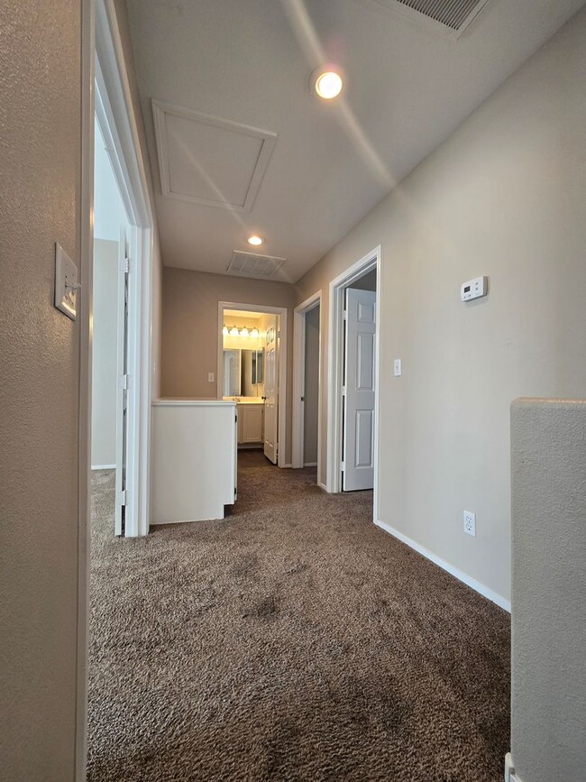 Building Photo - A Fabulous 3 Bedroom House in Summerlin.