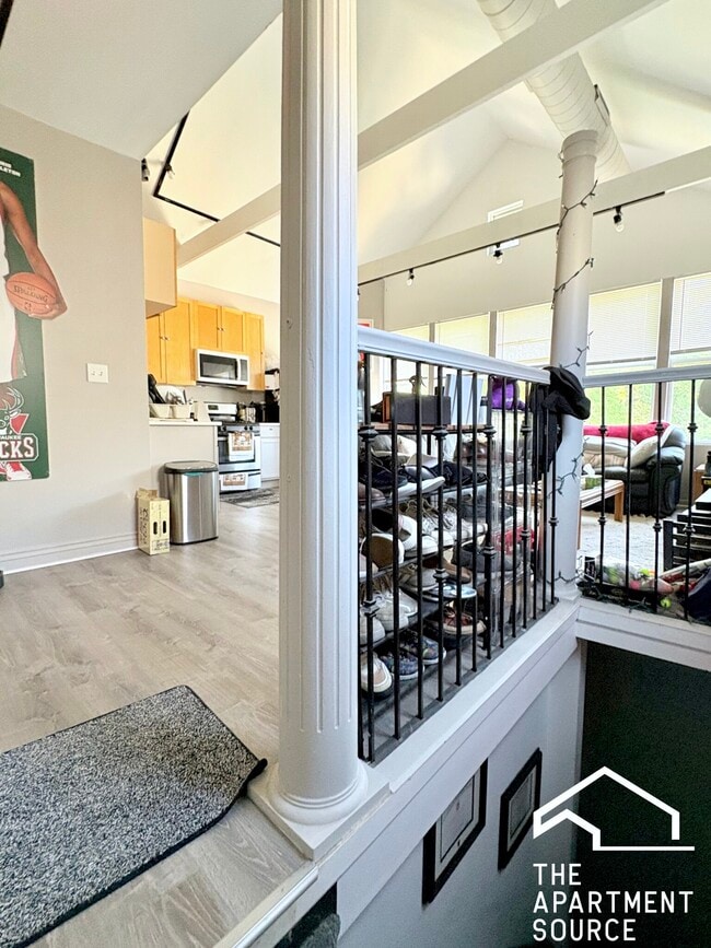 Building Photo - 1237 W Ohio St