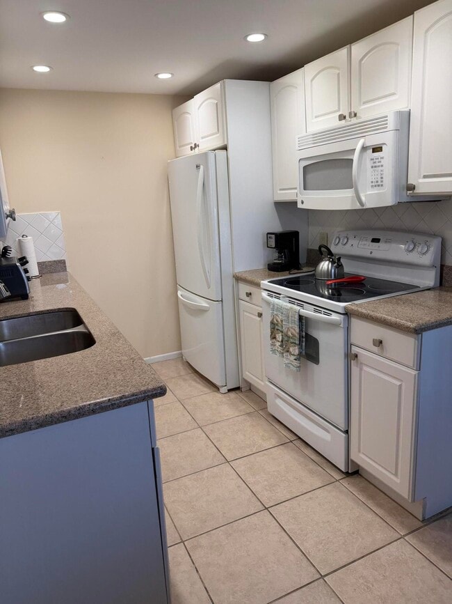 Building Photo - 2029 Exeter